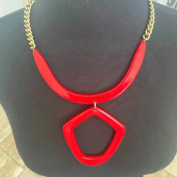 Vintage Womens Red Acrylic Geometric Necklace - Picture 4 of 5